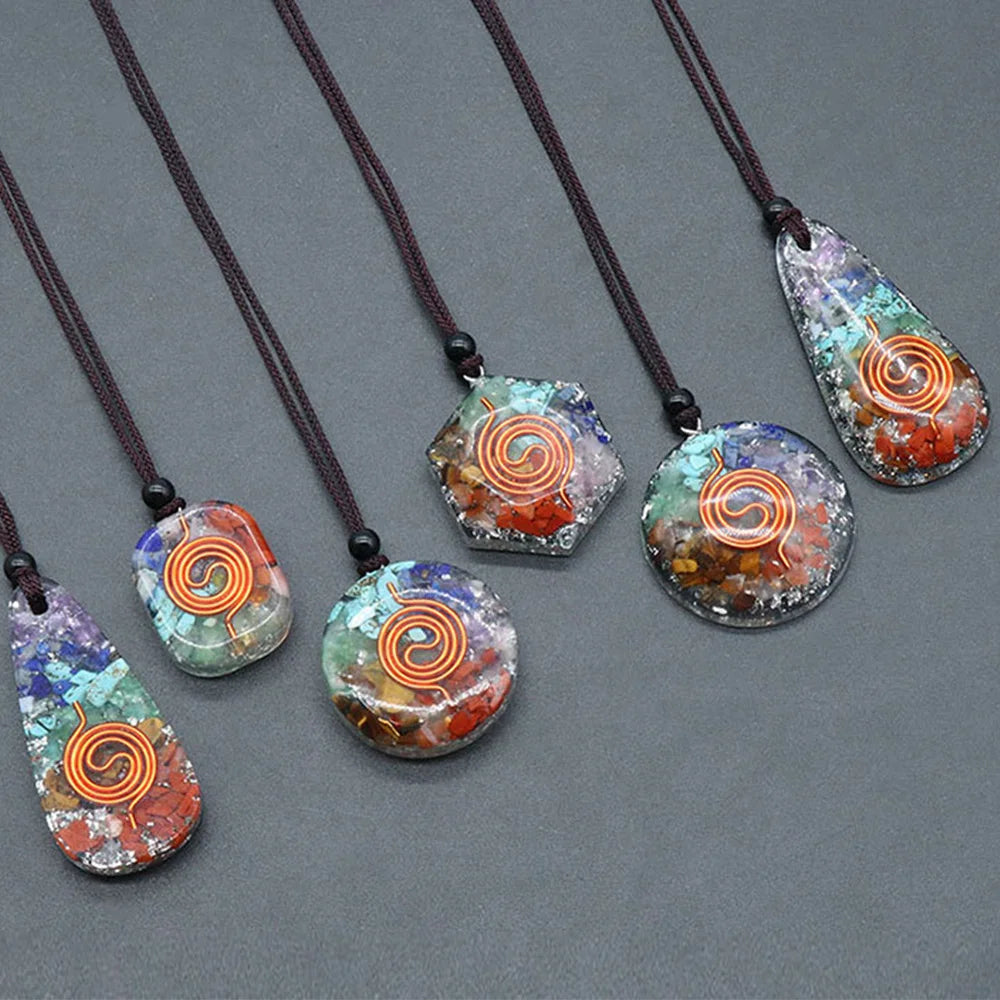Pendentif Orgonite 7 Chakras – Alignement et Bien-être