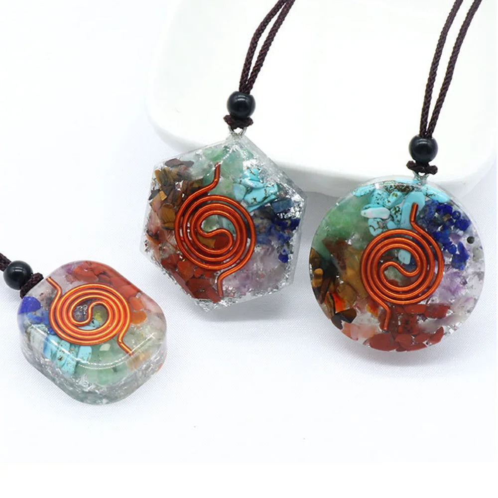 Pendentif Orgonite 7 Chakras – Alignement et Bien-être